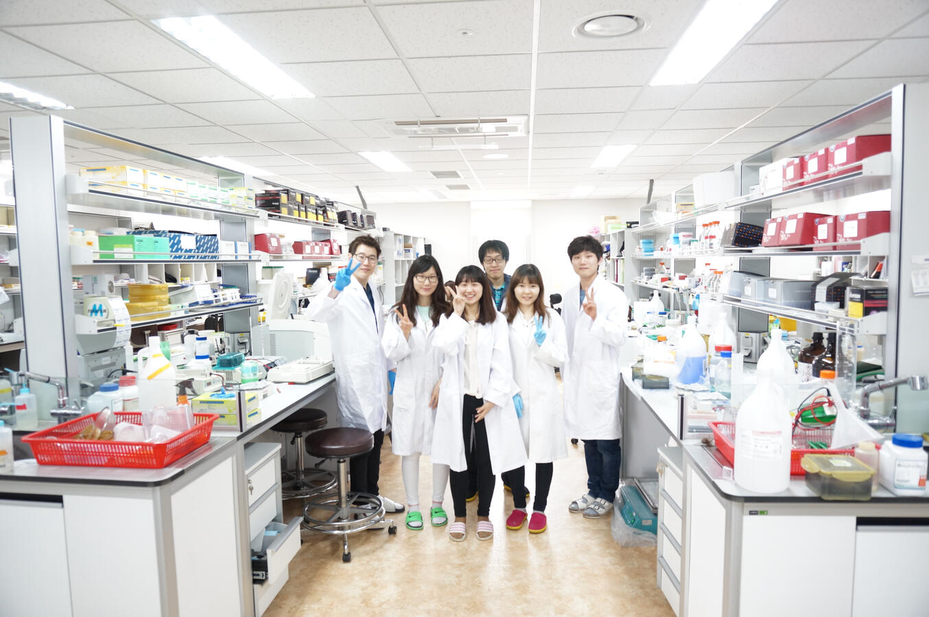 실험복 입고 찰칵 2014년 10월 17일